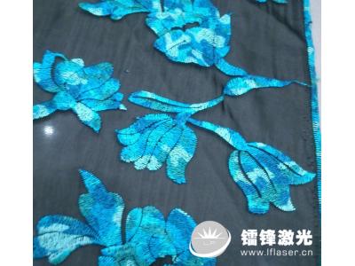 布料激光切割機(jī)于服裝行業(yè)的巧妙應(yīng)用